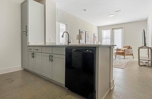 Charlotte Apartment | Landing at The Henry - 2 Bedrooms in Northwest Charlotte