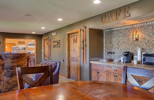Indianapolis Apartment | Landing at The Lodge at Trails Edge - 1 Bedroom in Nora /Far Northside