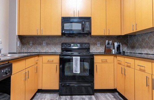 Mid City South Apartment | Landing at The Millennium Towne Center - 1 Bedroom in Mid City South