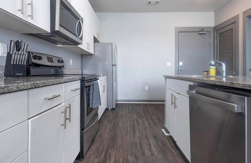University District Apartment | Landing at The Nine @ Memphis - 4 Bedrooms in U.
