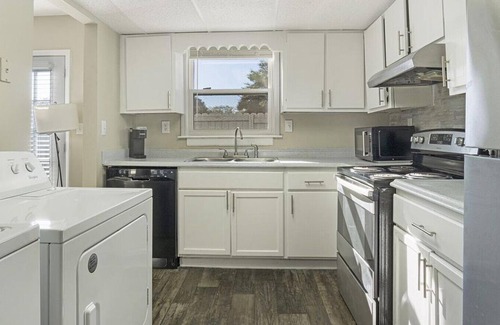 Ellenwood Apartment | Landing at The Park at London - 2 Bedrooms in Morrow