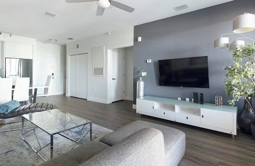 Port Tampa City Apartment | Landing at The Pointe on Westshore - 2 Bedrooms in Port Tampa City
