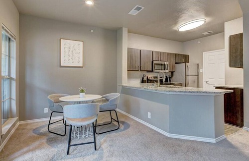 Las Colinas Apartment | Landing at The Station at MacArthur - 1 Bedroom in Las Colinas