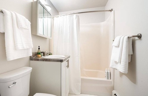 Northwest Colorado Springs Apartment | Landing at The Flats at Pinecliff - 1 Bedroom in Northeast Colorado Springs