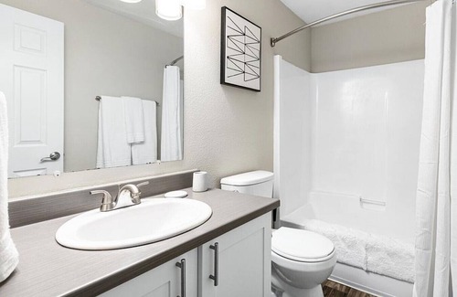 Vancouver Apartment | Landing at Treeline604 - 1 Bedroom in Downtown Vancouver