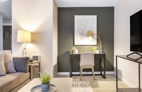 Vancouver Apartment | Landing at Treeline604 - 1 Bedroom in Downtown Vancouver