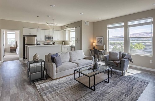 Sparks Apartment | Landing at Waterfront at the Marina - 2 Bedrooms in Downtown Sparks