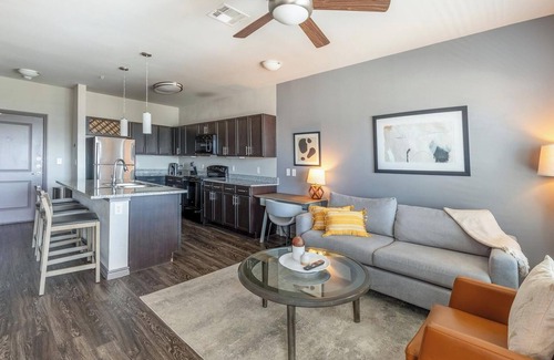 Fort Worth Apartment | Landing | Beautiful 1BD, Gym, Yoga Studio