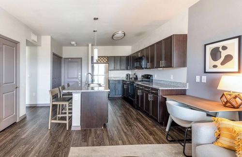 Fort Worth Apartment | Landing | Beautiful 1BD, Gym, Yoga Studio