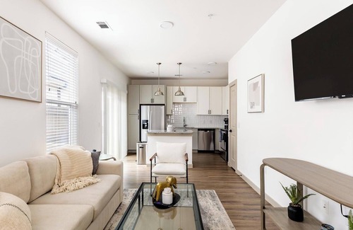 Fort Worth Apartment | Landing | Beautiful 1BD, Yoga Studio, Pool