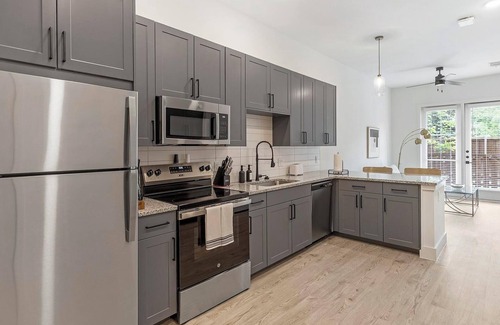 Denton Apartment | Landing | Beautiful 1BD, Gym
