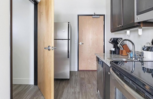 Pearl District Apartment | Landing | Beautiful Studio, Gym, Courtyard
