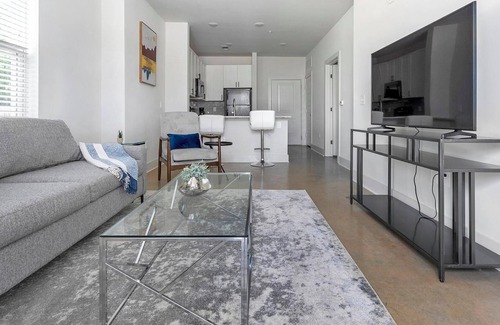 Charlotte Apartment | Landing | Chic 1BD, Clubhouse, Pool