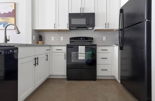 Charlotte Apartment | Landing | Chic 1BD, Clubhouse, Pool