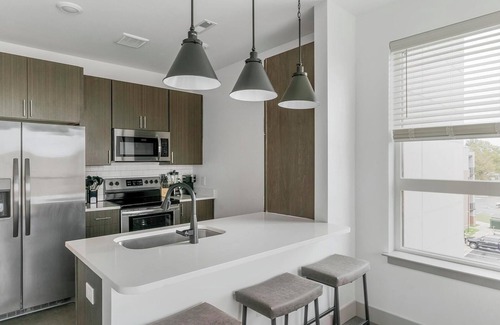 Richmond Apartment | Landing | Chic 1BD, Gym, Clubhouse