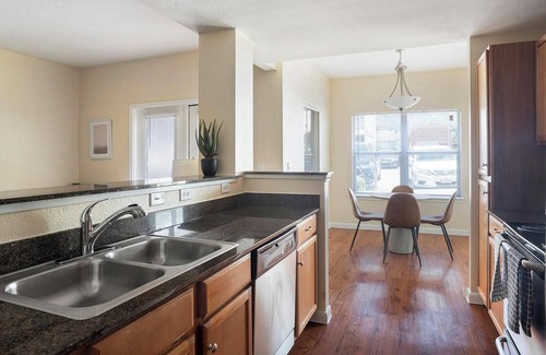 Sweetbriar Apartment | Landing | Chic 1BD, Gym, Courtyard