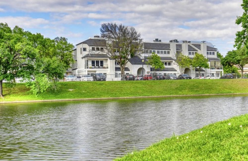 Fort Worth Apartment | Landing | Chic 1BD, Gym, Pool