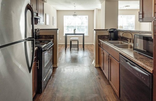 Germantown Apartment | Landing | Chic 1BD, Tennis Court, Gym