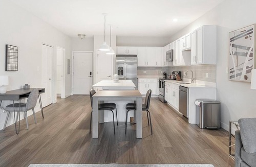 Willow Springs Apartment | Landing | Chic 1BD, Clubhouse, Gym