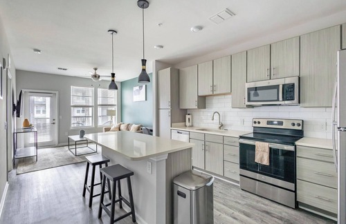 Covington Apartment | Landing | Chic 1BD, Yoga Studio, Gym