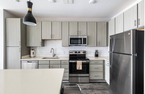 Covington Apartment | Landing | Chic 1BD, Yoga Studio, Gym