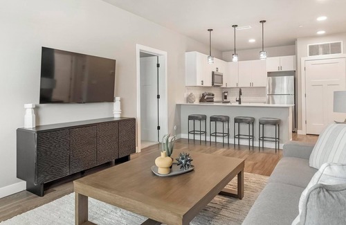 Goodyear Apartment | Landing | Chic 2BD, Clubhouse
