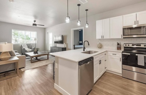 Goodyear Apartment | Landing | Chic 2BD, Clubhouse