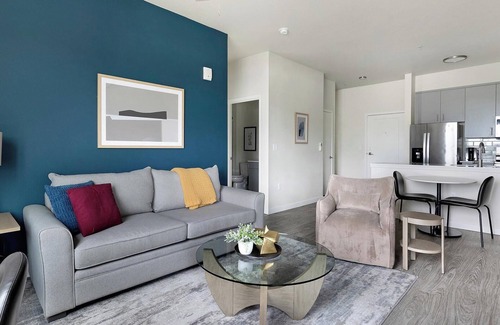 Homestead Apartment | Landing | Chic 2BD, Gym
