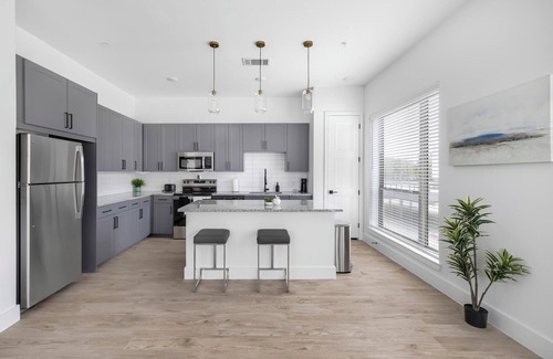 Denton Apartment | Landing | Chic 2BD in Denton