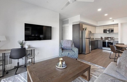 North Mountain Apartment | Landing | Chic 2BD, Pool, Gym