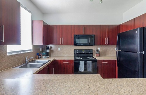 Homestead Apartment | Landing | Chic 3BD, Pool
