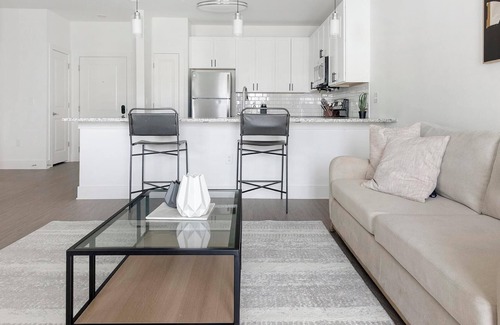 Athens Apartment | Landing | Incredible 1BD, Gym, Pool