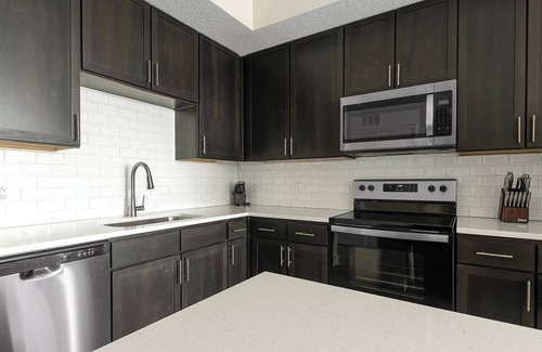Palmetto Apartment | Landing | Incredible 1BD, Clubhouse, Gym