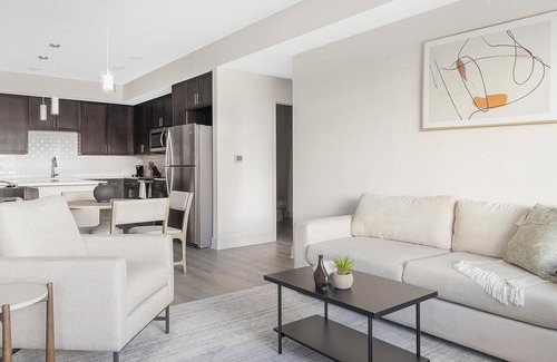 Palmetto Apartment | Landing | Incredible 2BD, Gym, Pool