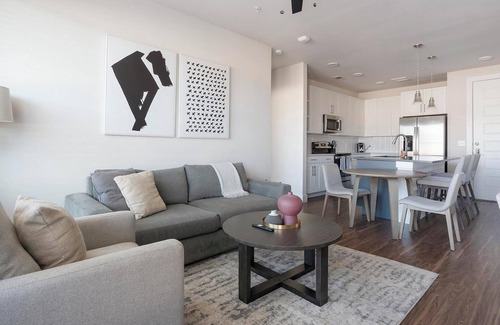 Wetmore Apartment | Landing | Incredible 2BD, Gym, Yoga Studio