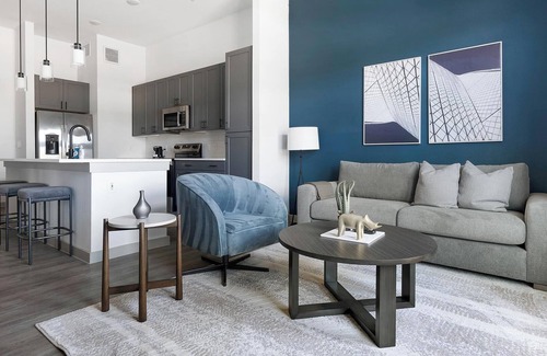 MLK Apartment | Landing | Modern 1BD, Courtyard, Yoga Studio