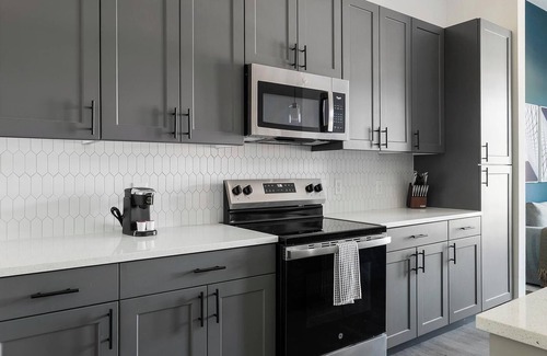 MLK Apartment | Landing | Modern 1BD, Courtyard, Yoga Studio