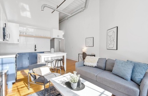 Greenville Apartment | Landing | Modern 1BD, Gym, Yoga Studio