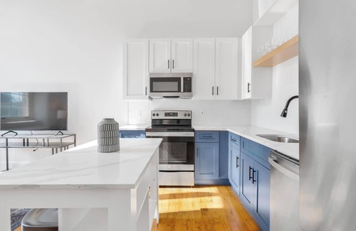 Greenville Apartment | Landing | Modern 1BD, Gym, Yoga Studio