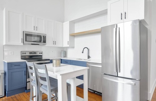 Greenville Apartment | Landing | Modern 1BD, Gym, Yoga Studio