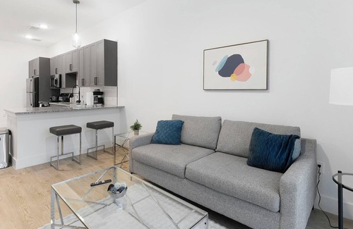 Denton Apartment | Landing | Modern 1BD in Denton