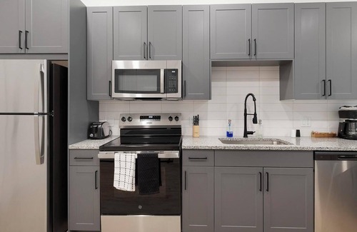 Denton Apartment | Landing | Modern 1BD in Denton
