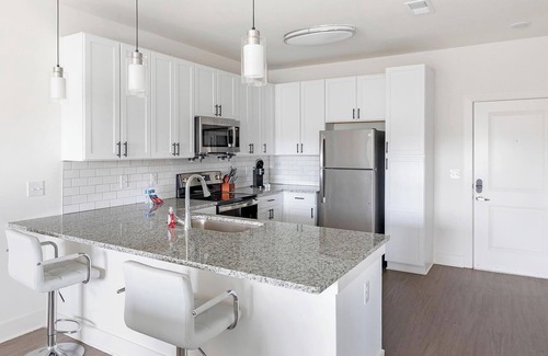 Athens Apartment | Landing | Modern 1BD, Pool, Yoga Studio