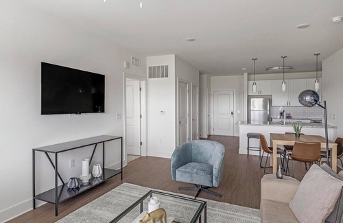 Athens Apartment | Landing | Modern 2BD, Yoga Studio, Pool