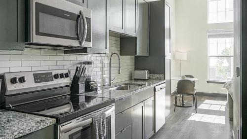 North Chesterfield Apartment | Landing Modern Apartment with Amazing Amenities (ID6945X50)