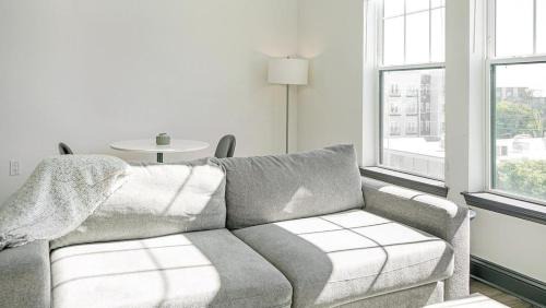 North Chesterfield Apartment | Landing Modern Apartment with Amazing Amenities (ID6945X50)