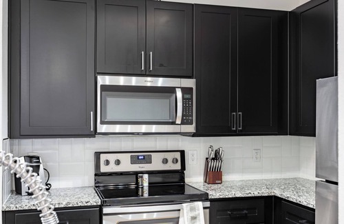 Austin Apartment | Landing | Spectacular 1BD, Pool, Gym