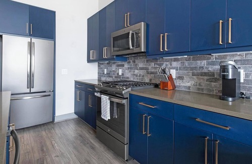 Washington Ave./ Memorial Park Apartment | Landing | Spectacular 1BD, Courtyard, Gym