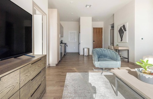Spring Valley Apartment | Landing | Spectacular 2BD, Gym, Pool