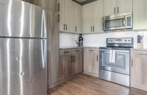 Tropic Apartment | Landing | Spectacular 2BD, Gym, Pool